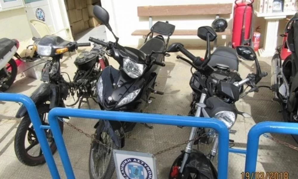 Έφοδος της αστυνομίας σε αποθήκη με κλεμμένες μοτοσικλέτες